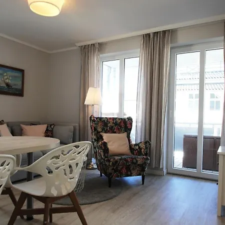 Apartamento Zentrale Mit Balkon, Gratis Nutzung Vom Ahoi Erlebnisbad Und Sauna In Sellin - Buskam 28 Goehren (Ruegen)