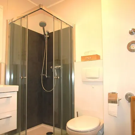 Zentrale Mit Balkon, Gratis Nutzung Vom Ahoi Erlebnisbad Und Sauna In Sellin - Buskam 28 * Goehren (Ruegen)